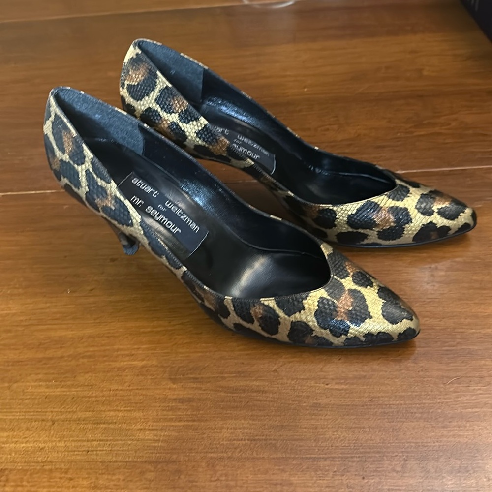 Vintage STUART WEITZMAN leopard heels